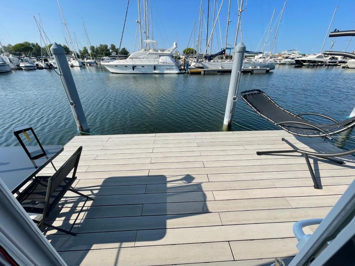 Marina Degli Estensi Floating Resort Llido Degli Estensi Eksteriør billede