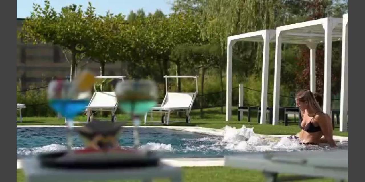 Marina Degli Estensi Floating Resort Llido Degli Estensi Eksteriør billede