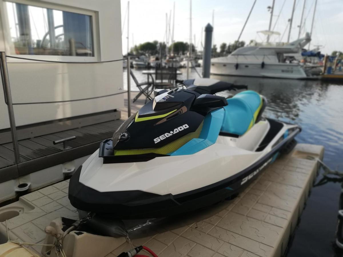 Marina Degli Estensi Floating Resort Llido Degli Estensi Eksteriør billede