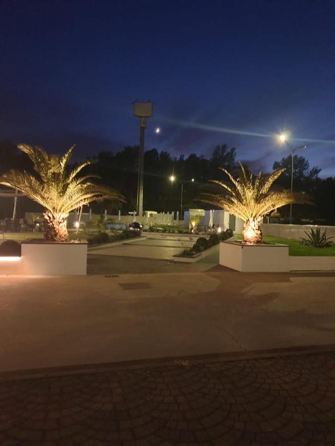Marina Degli Estensi Floating Resort Llido Degli Estensi Eksteriør billede