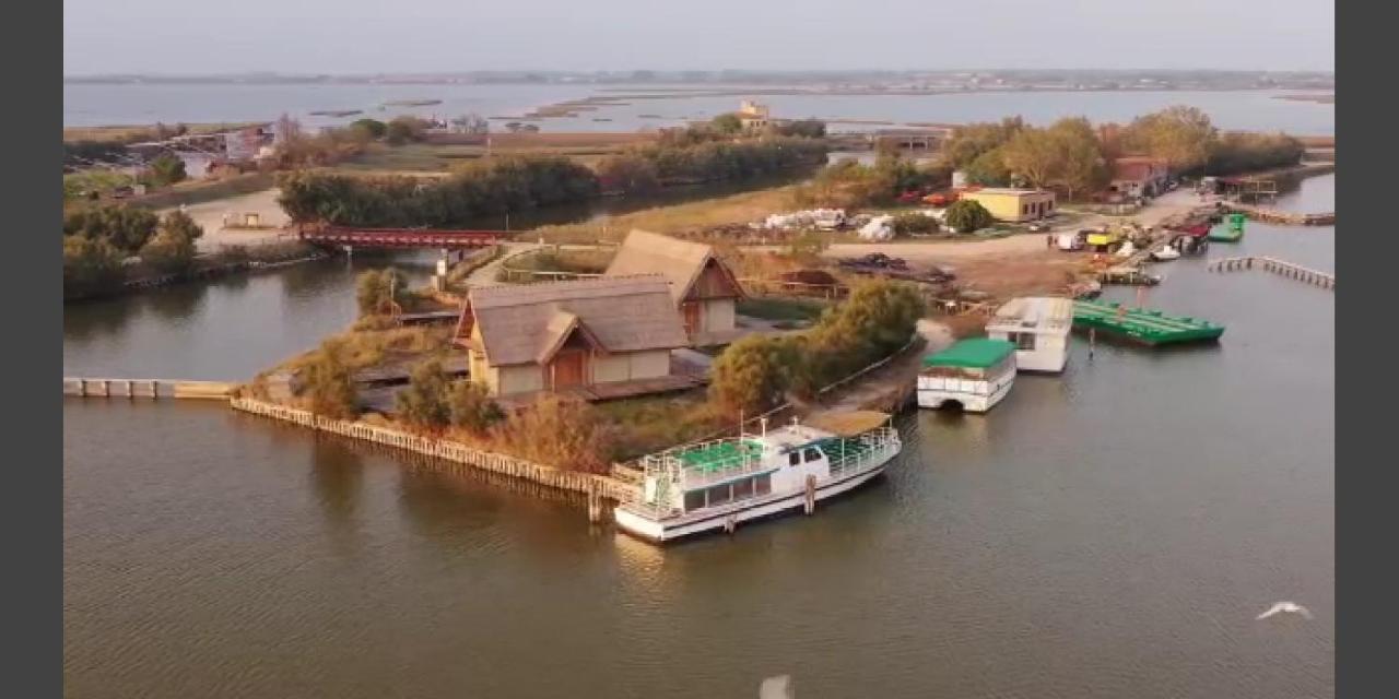 Marina Degli Estensi Floating Resort Llido Degli Estensi Eksteriør billede