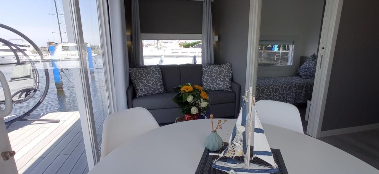 Marina Degli Estensi Floating Resort Llido Degli Estensi Eksteriør billede