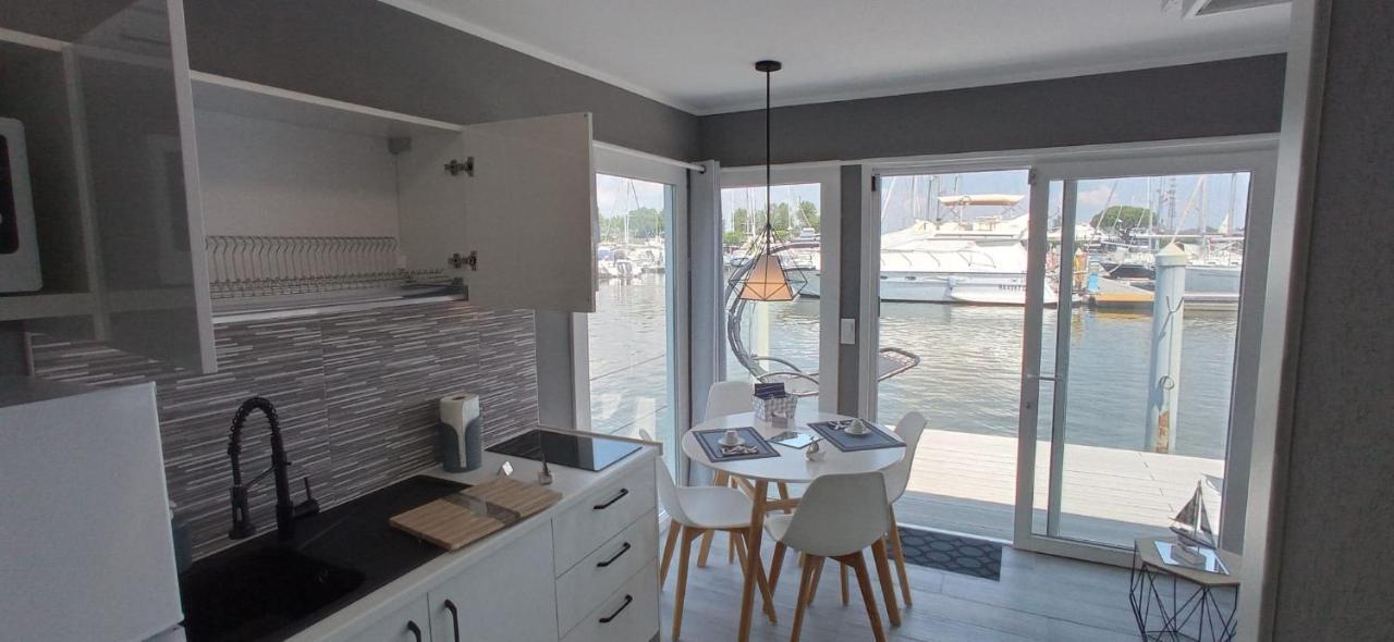 Marina Degli Estensi Floating Resort Llido Degli Estensi Eksteriør billede