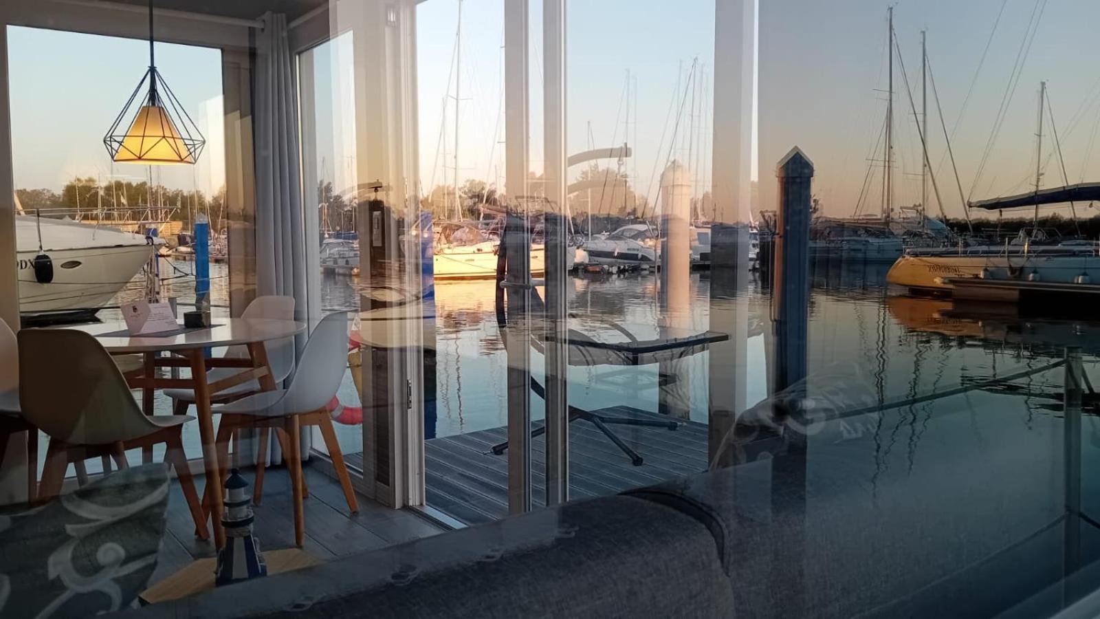Marina Degli Estensi Floating Resort Llido Degli Estensi Eksteriør billede